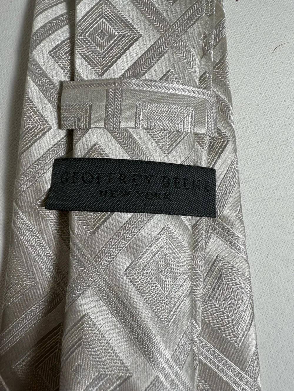 Geoffrey Beene Grey Repp 100% Silk Men's Tie Made in USA EUC